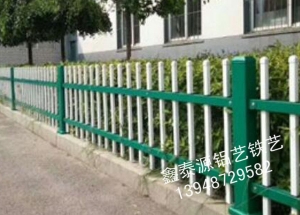 锌钢草坪护栏安装