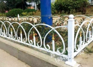 锌钢草坪护栏设计